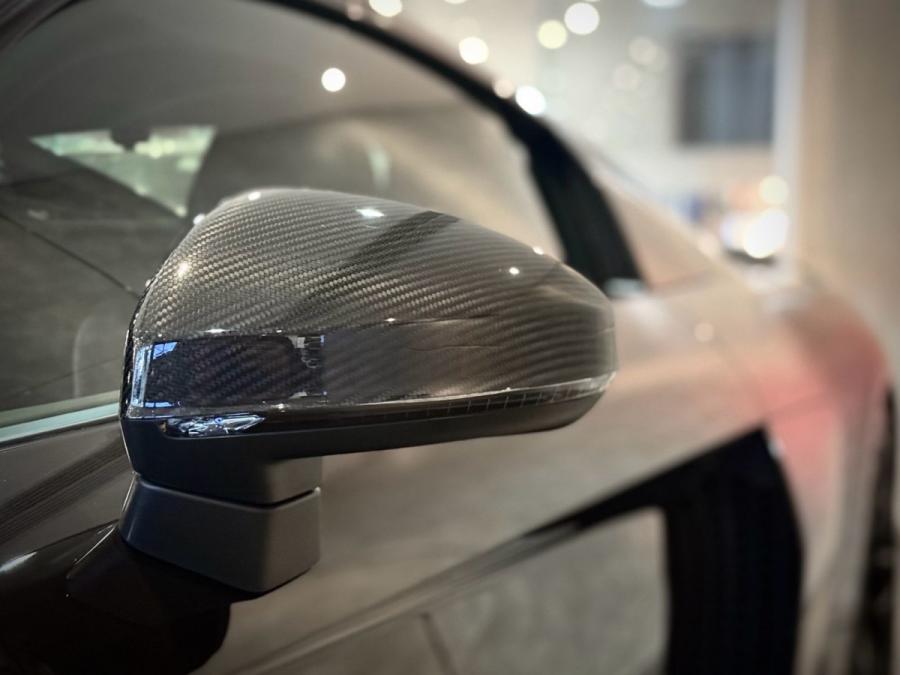 R8 V10 PLUS QUATTRO - Image 4